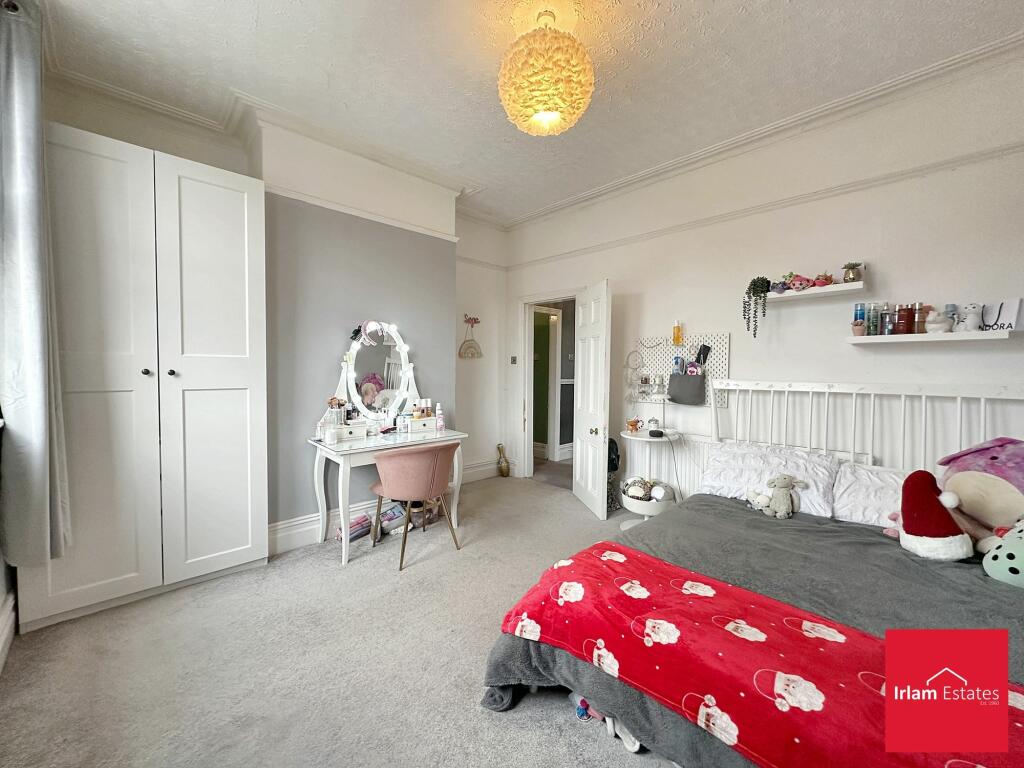BEDROOM 2