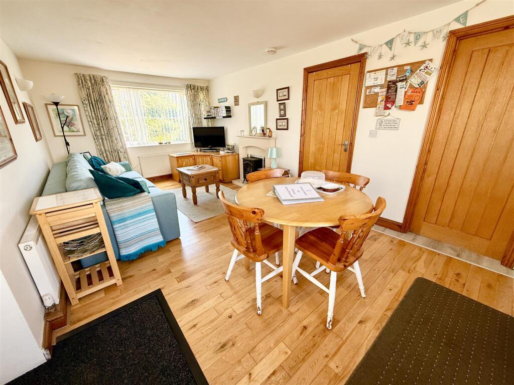 Daisy living area