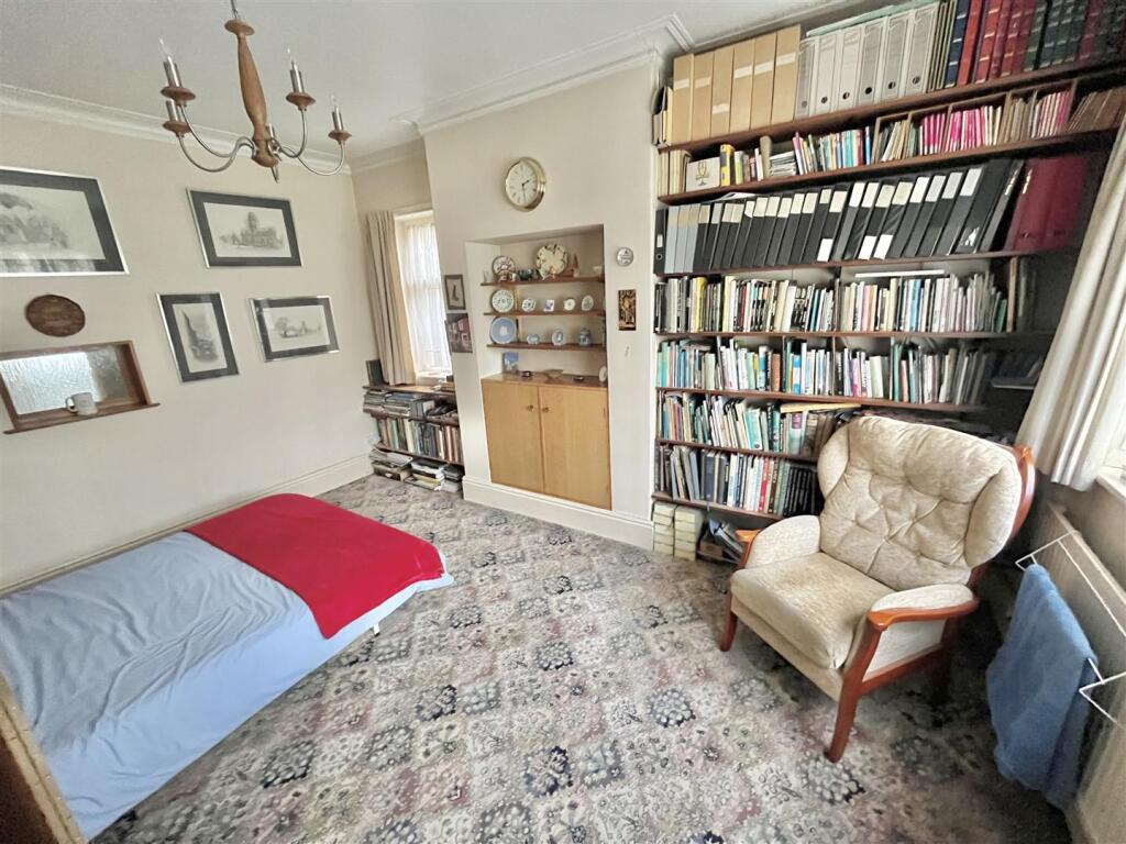 Sitting Room/Bedroom 3