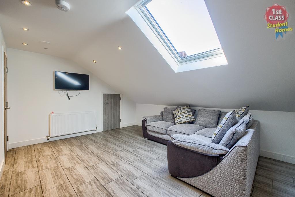Kitchen/Living Room 