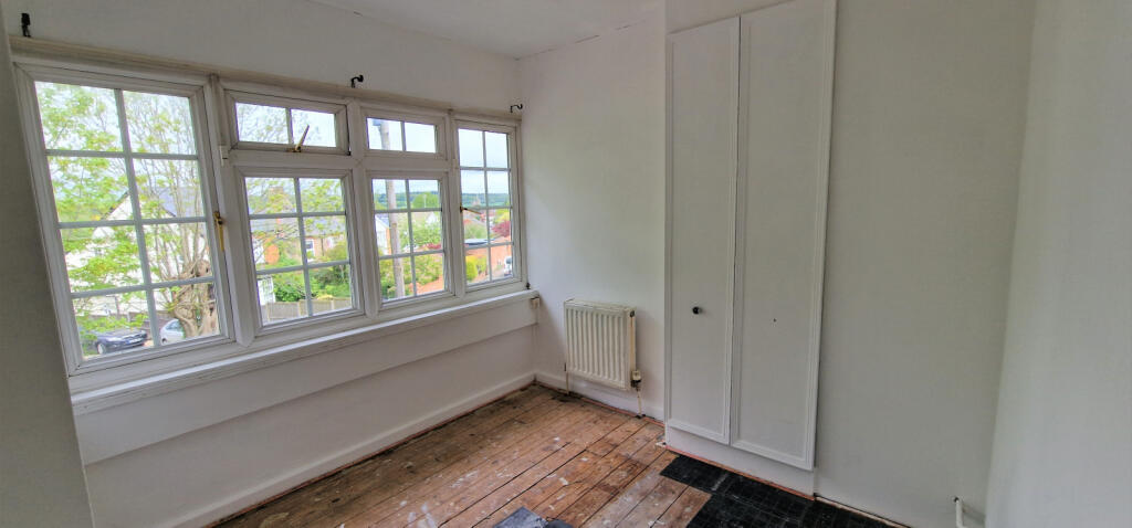 FRONT BEDROOM
