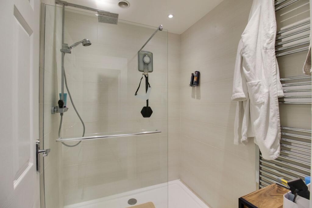 Utility Room with Shower Room