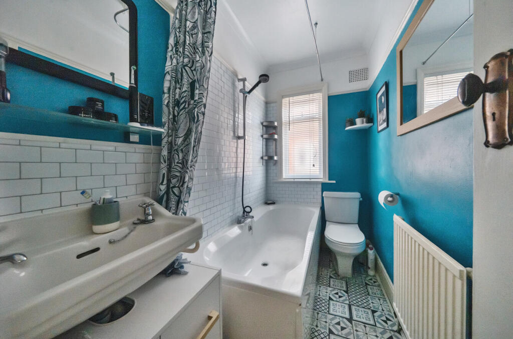 1318774-5-686d0f9...