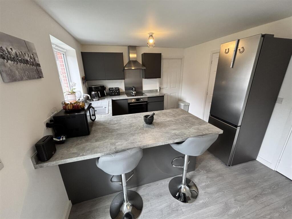 Open Plan Kitchen and Dining Room