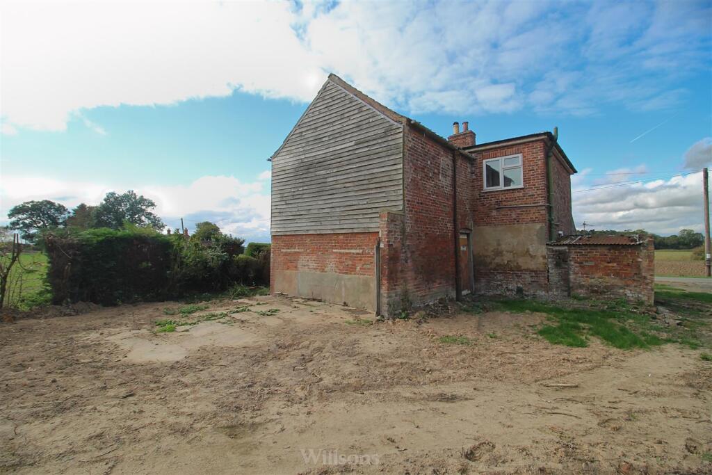 Rear &amp; Side Gardens