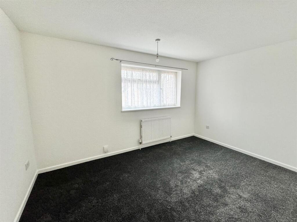 bed 1a.jpg