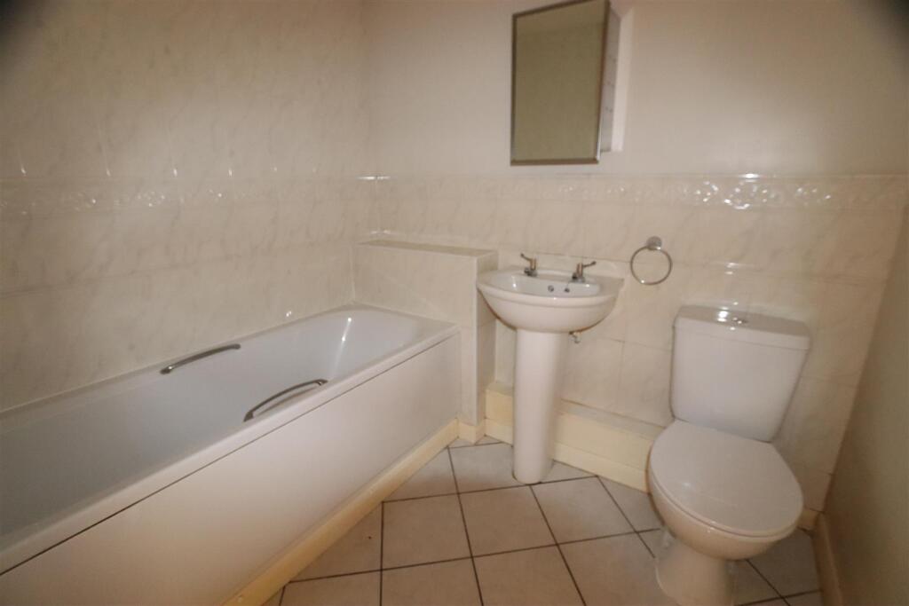 Bathroom.JPG