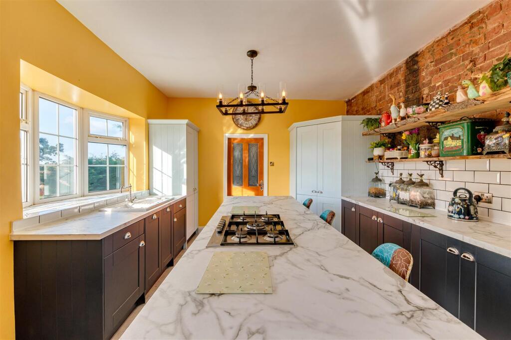 934 garstang rd_8.jpg