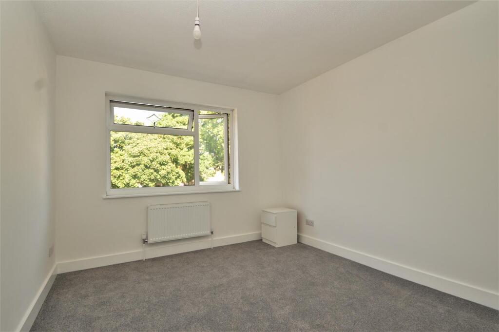 Bedroom 4.jpg