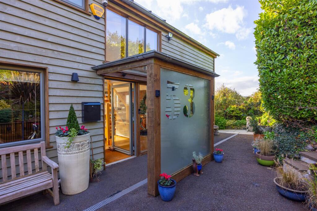 04 - 53 Dunstone Park Road Paignton.jpg