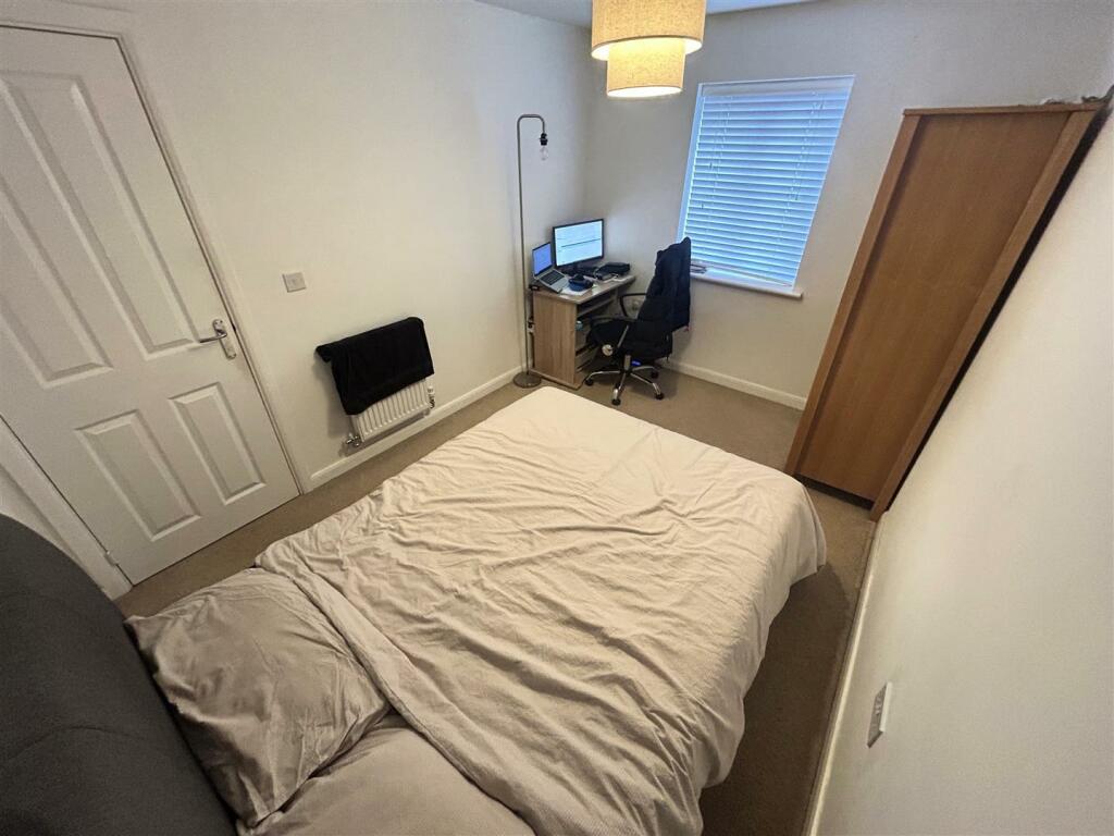 Narrowboat Lane, Northampton