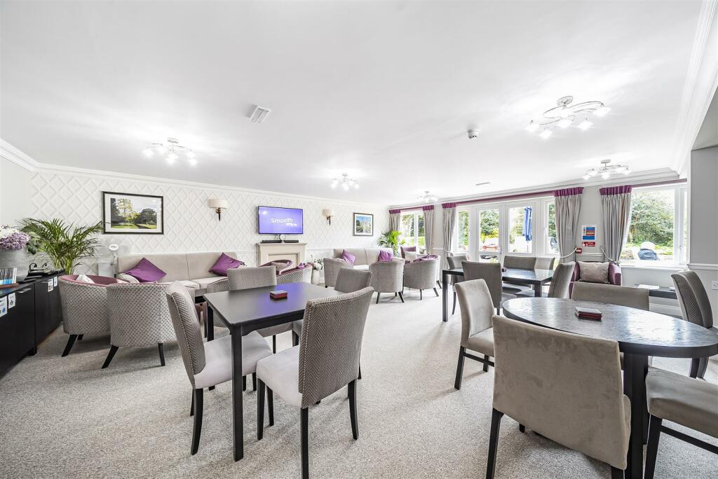 Owners Lounge.jpg