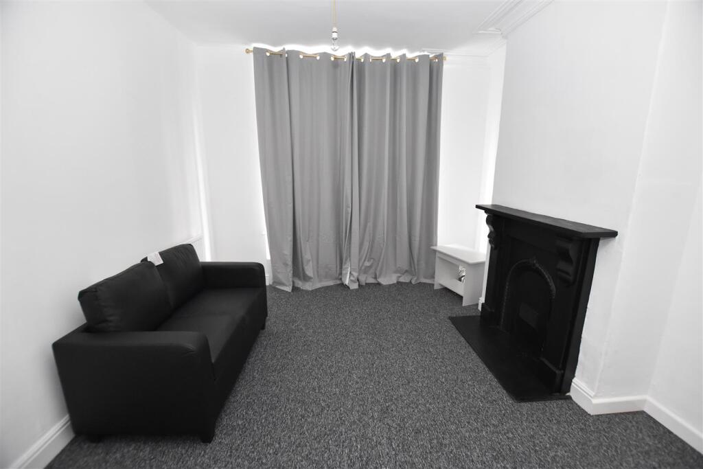 Lounge.JPG