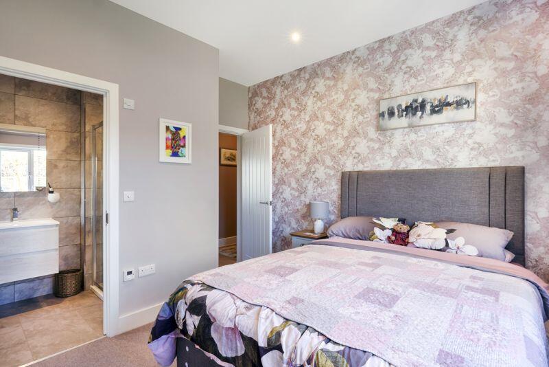 Bedroom 3 ensuite shower