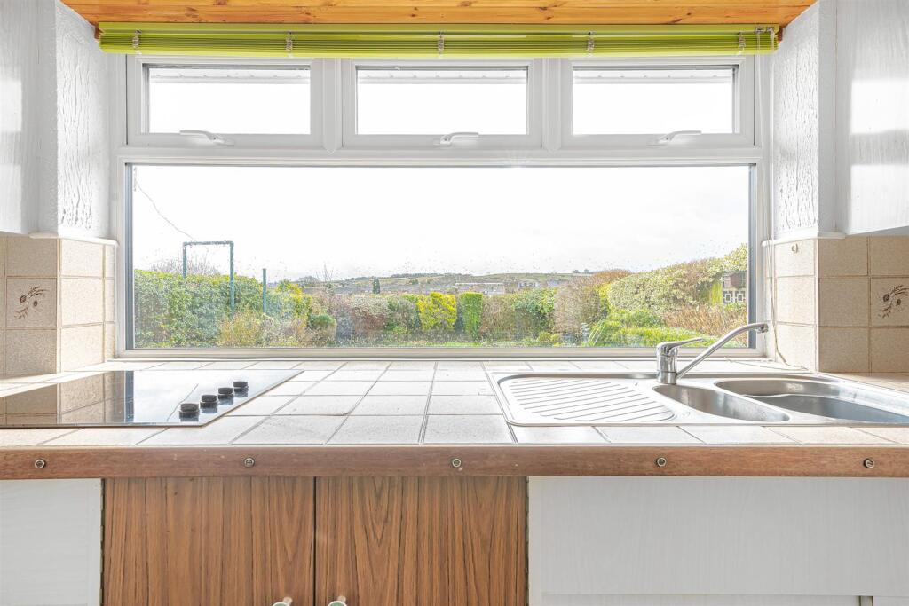 Kitchen / Breakfast Room