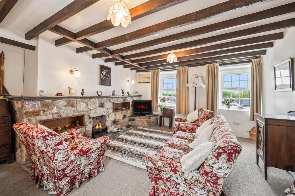 Bryn Farm Drawing Room.jpg