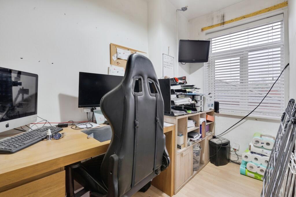 pbox-IMG.jpg