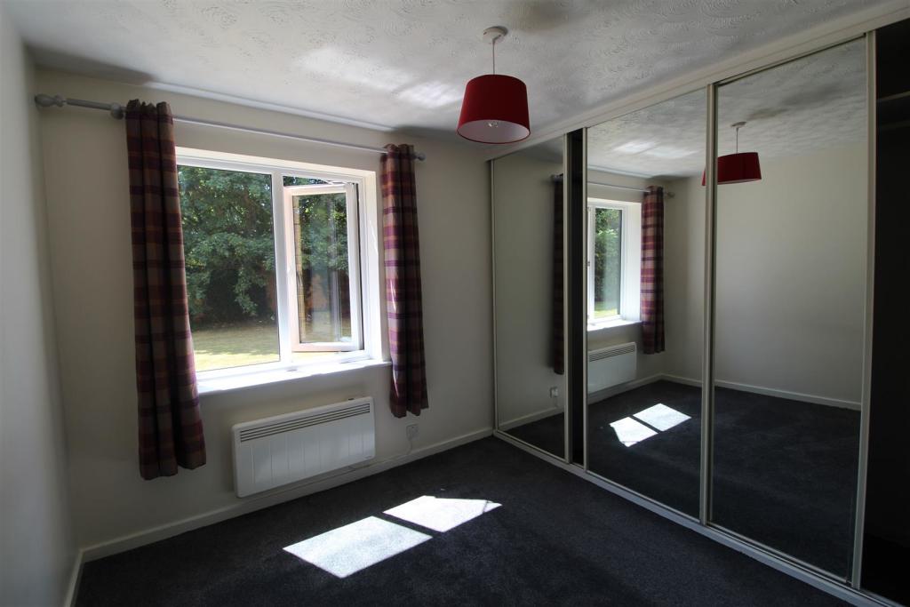 bedroom one.JPG