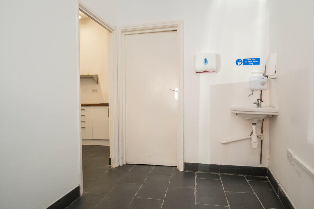 384 Brighton Rd -...