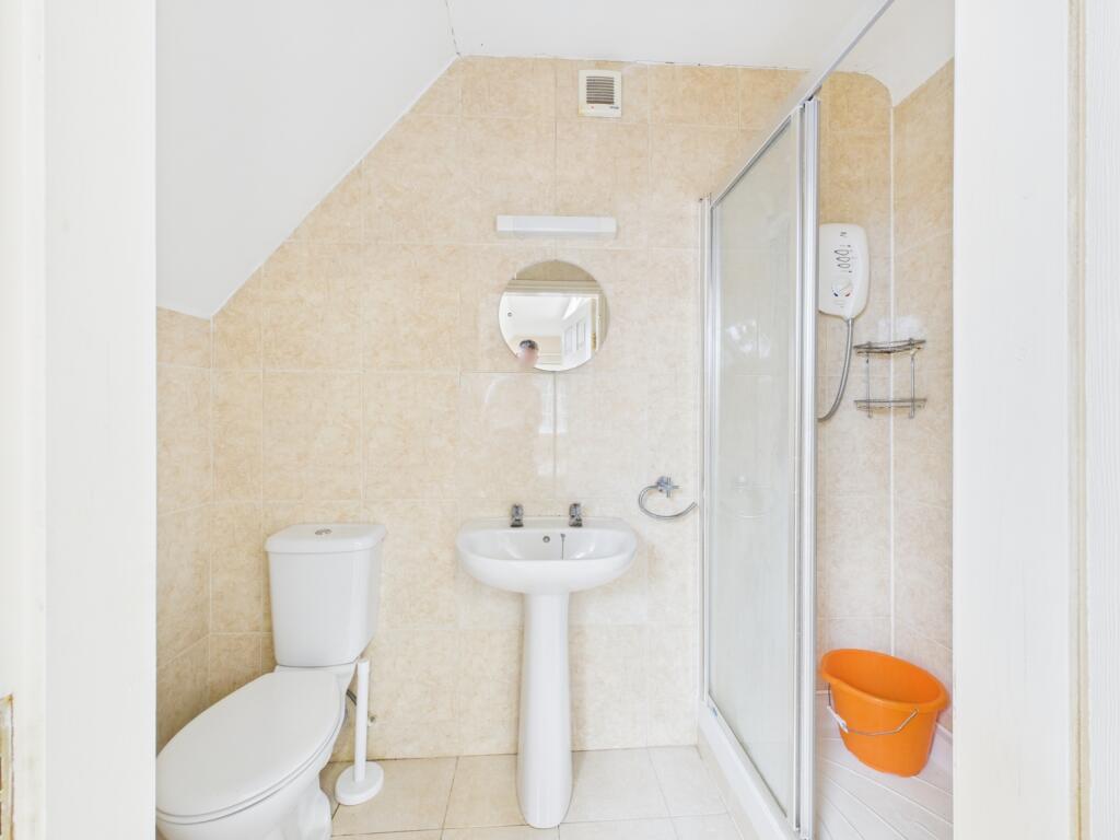 22. CAM04922G0-PR0010-STILL028