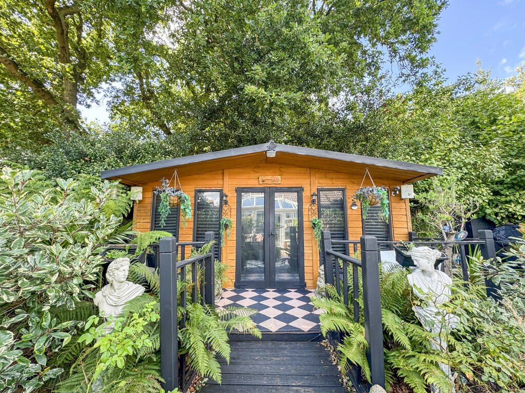 summer house offi...