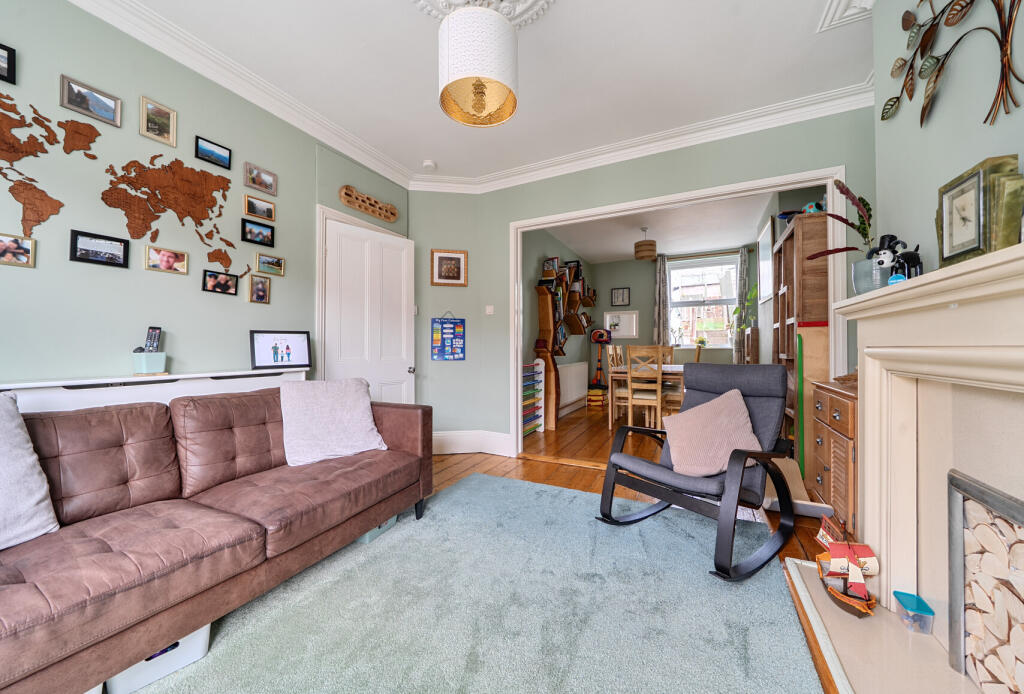 1334563-12-689cb4...