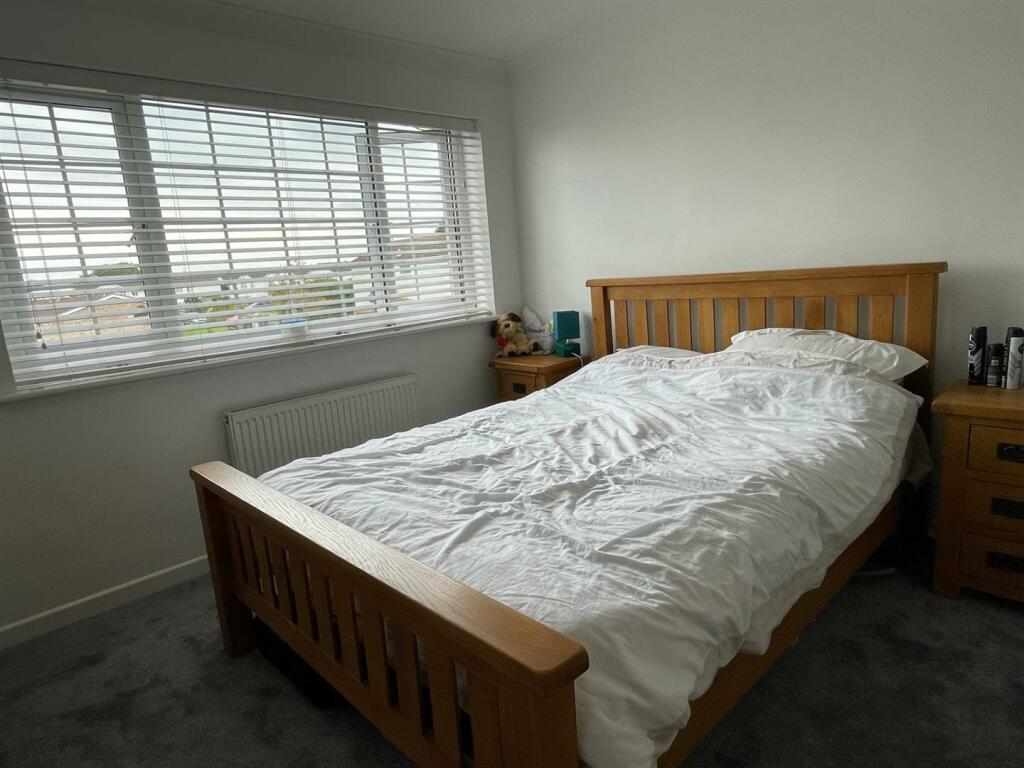 Bedroom ..jpg