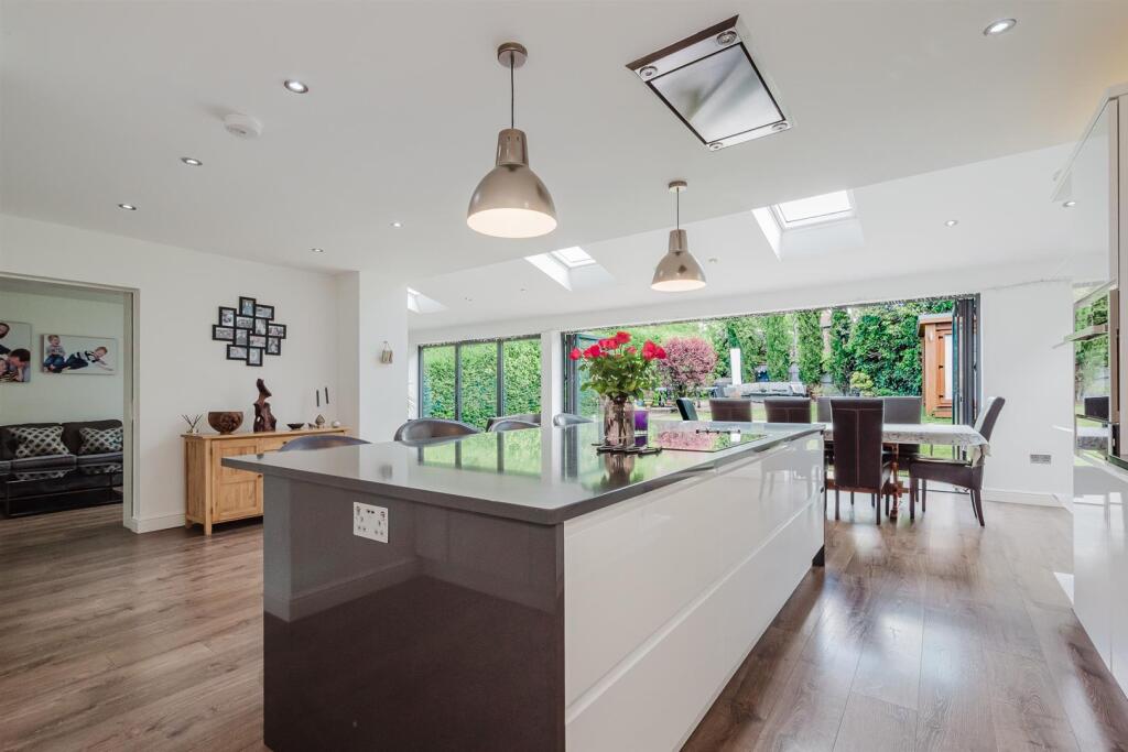 Live In Dining Kitchen