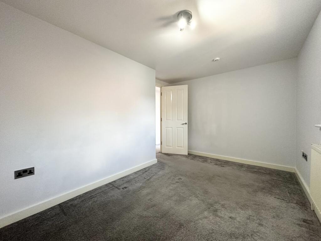 6. BEDROOM.jpg