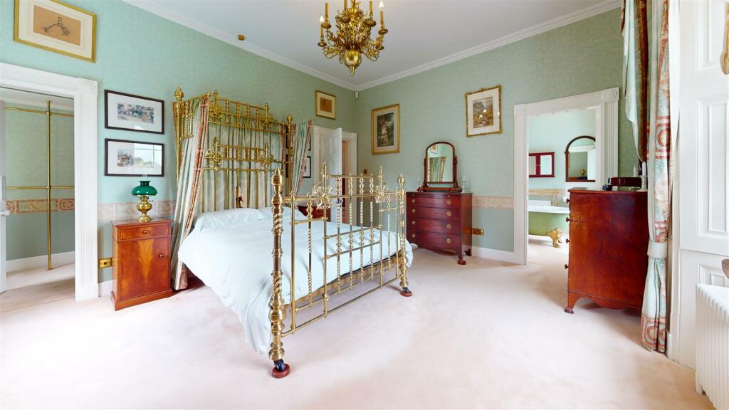 Bedroom (1).jpg