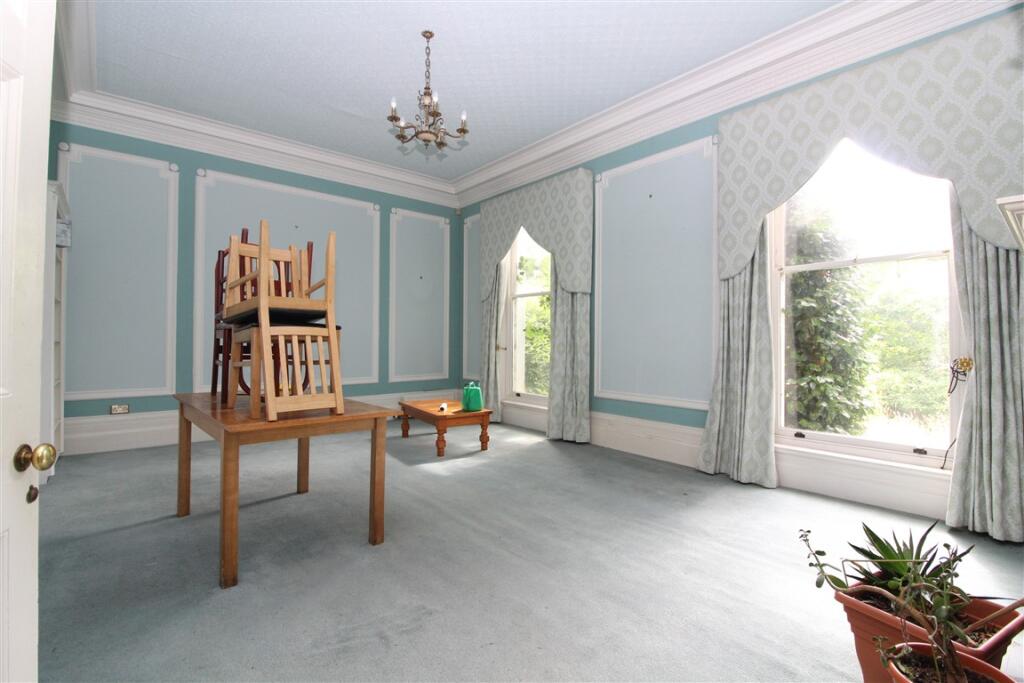 Main Lounge T202508221635.jpg