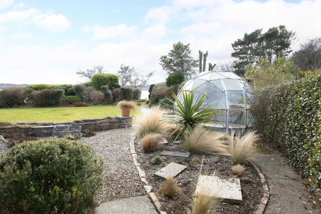 Front to Side Garden