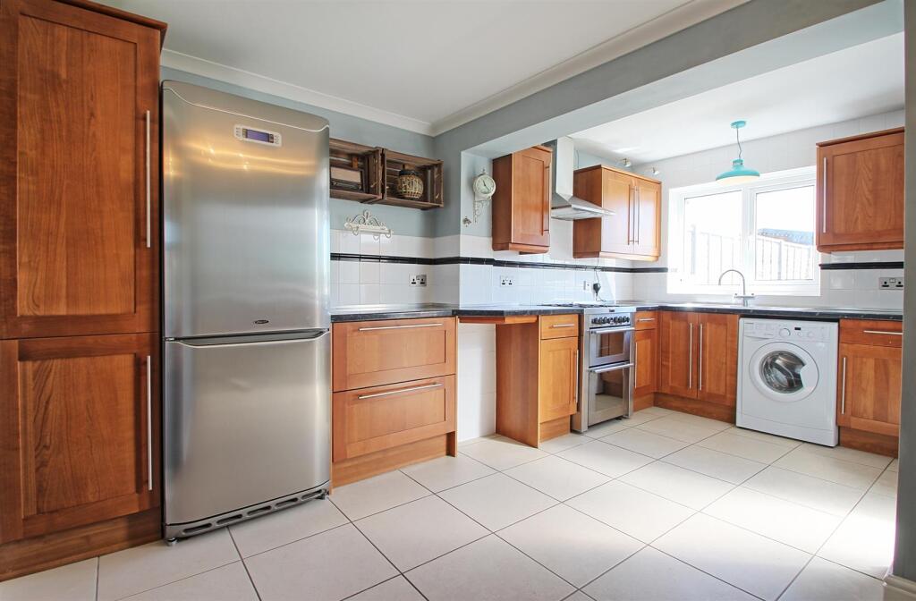 KITCHEN/BREAKFAST ROOM