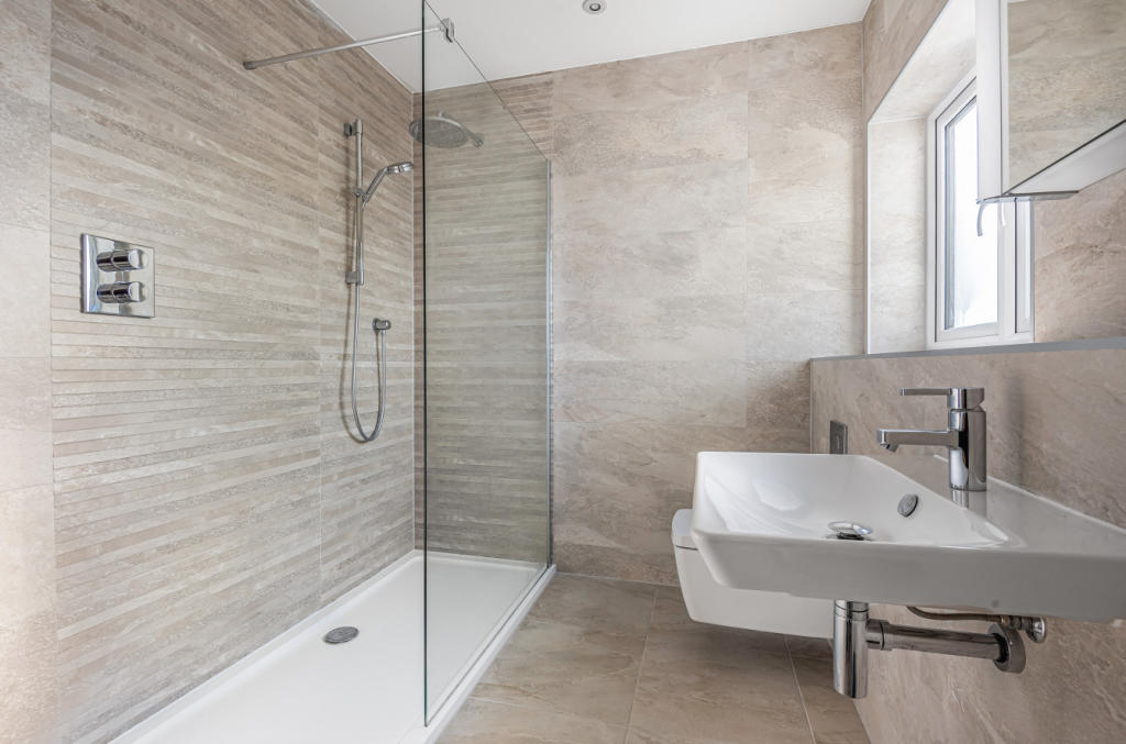 En Suite Shower Room
