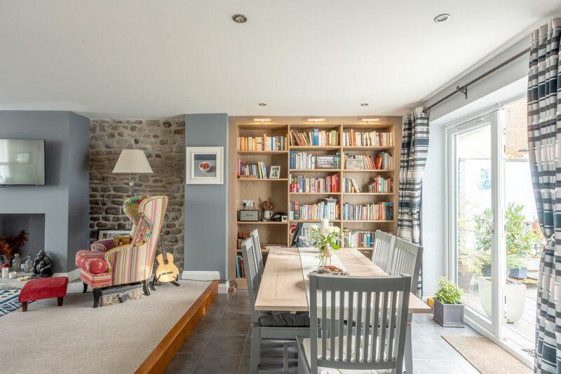 Living/Dining Area