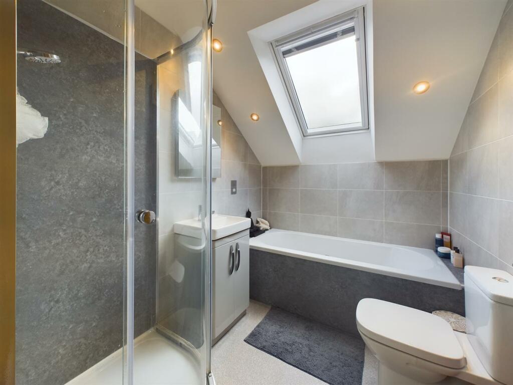 En-Suite Bathroom