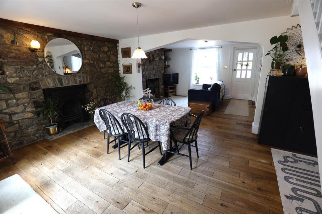 Dining room.JPG