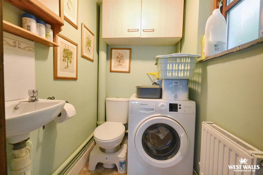 Utility / Downstairs WC