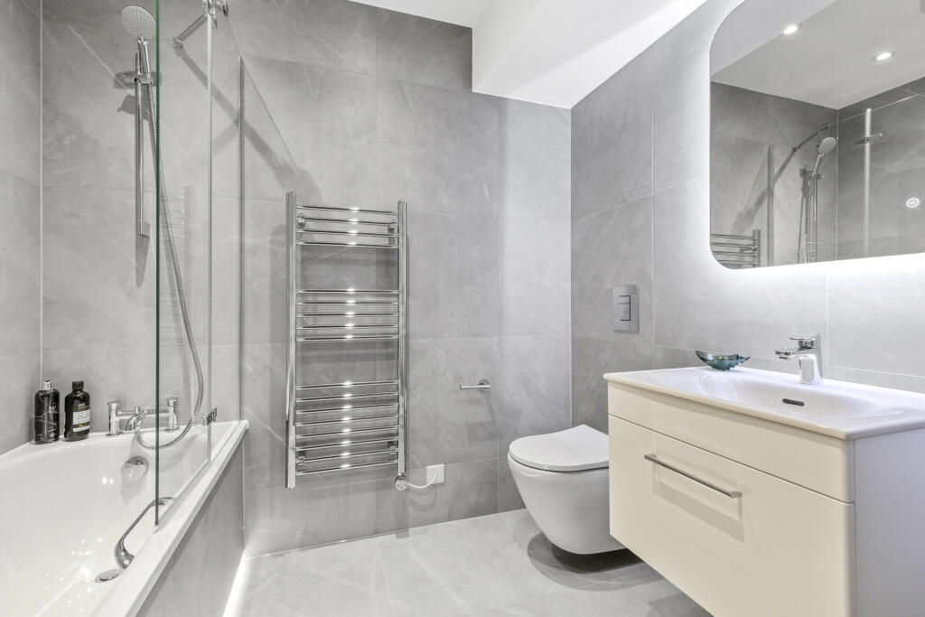 1-Bedroom Show Apartment