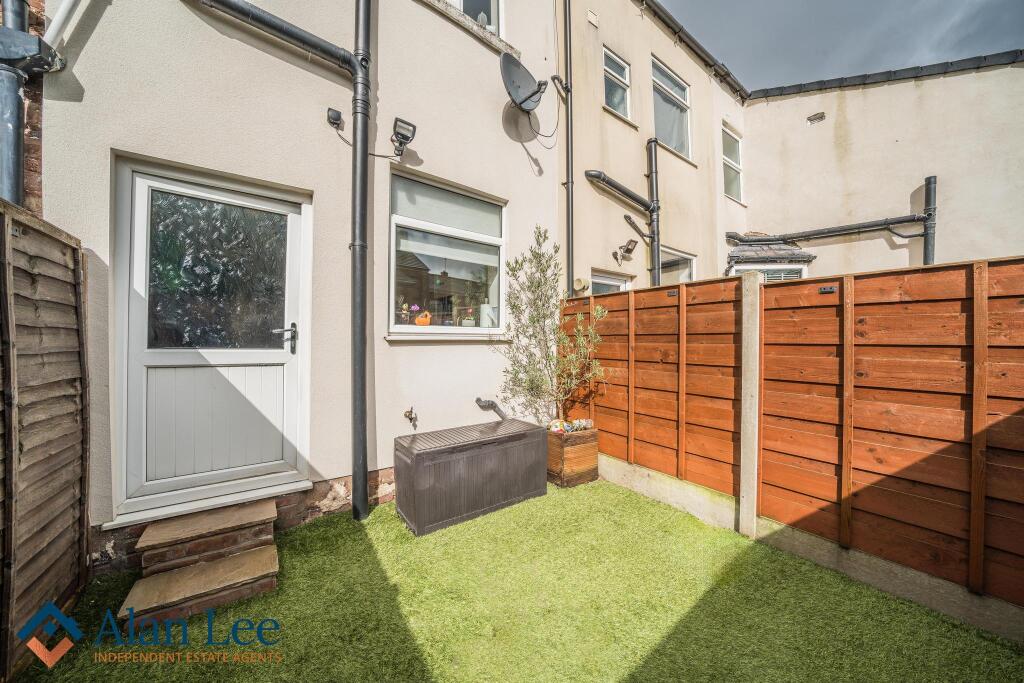 Secure Enclosed Yard