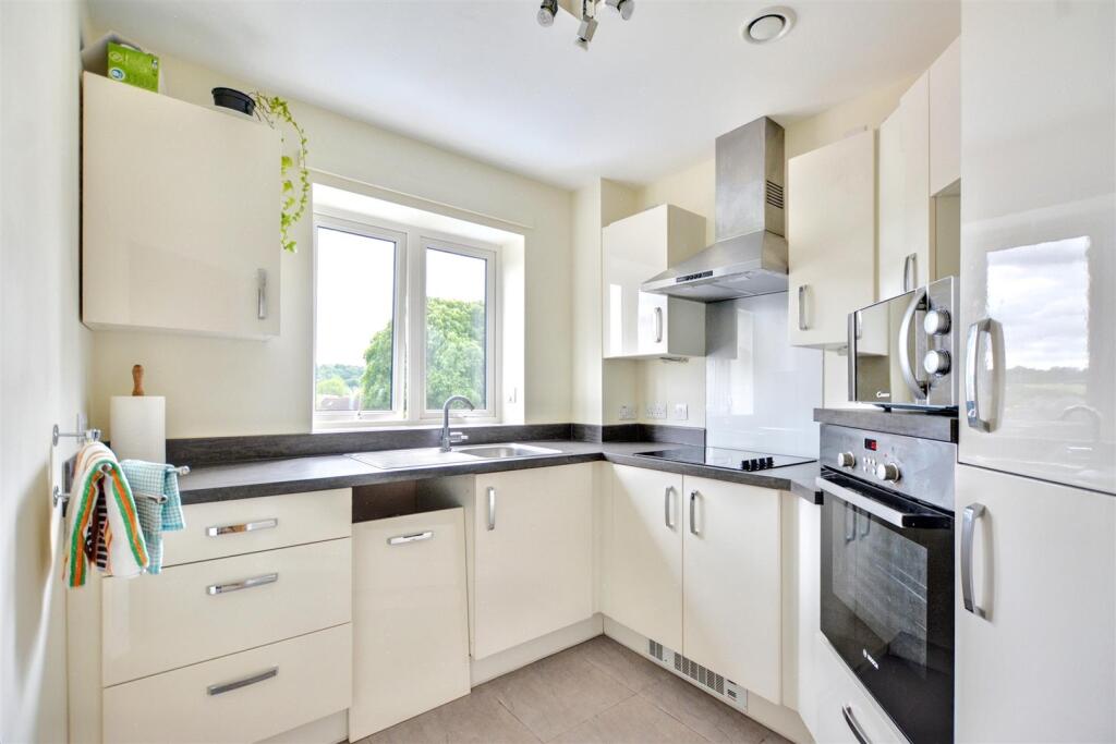 Kitchen_1.jpeg