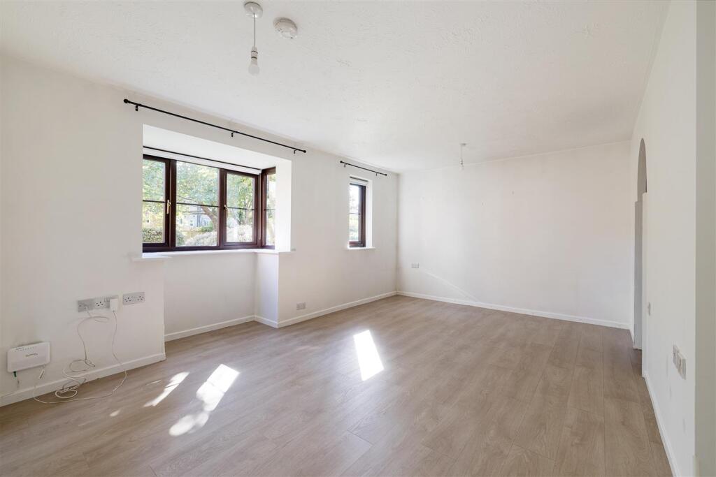 Chamberlain Place, E17