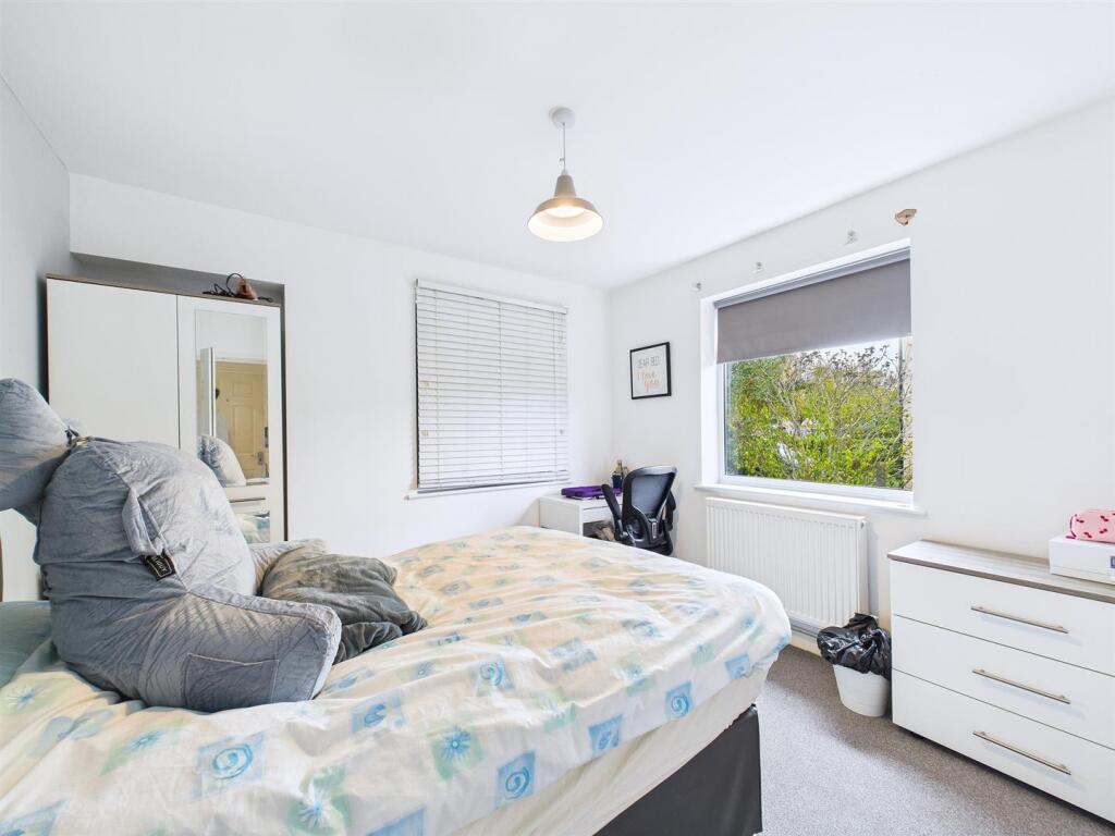 8 - 8 bedroom HMO.jpg
