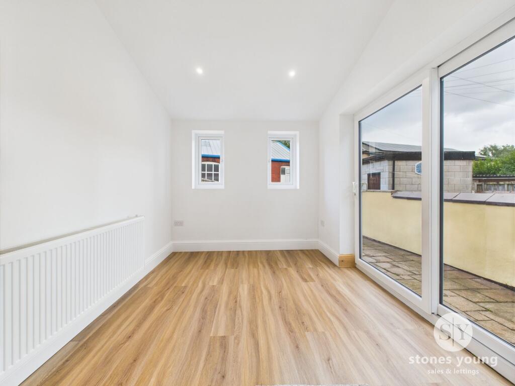 Dining/Snug Area