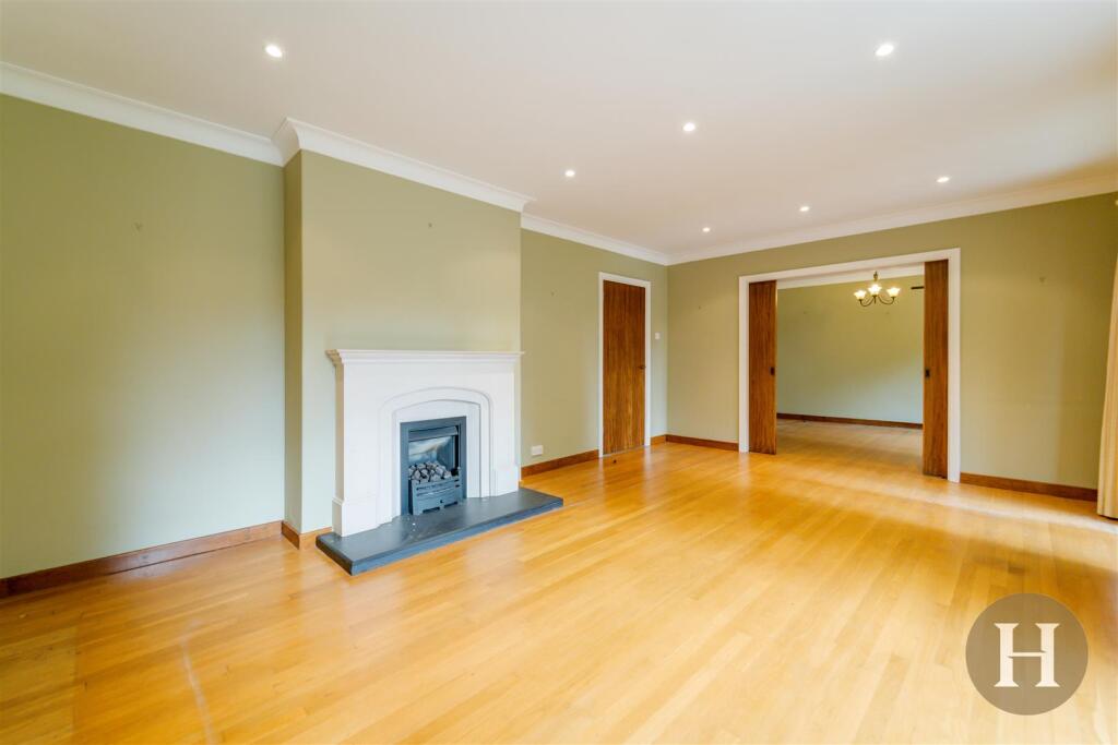 Hadleigh Estate Agents-28.jpg