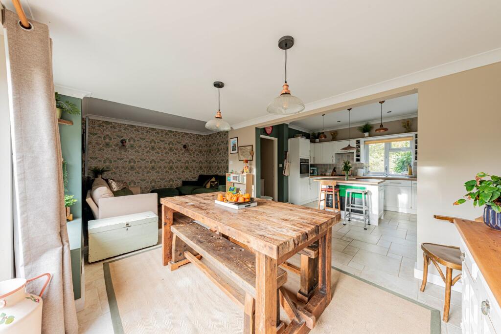 Kitchen/Dining Room (2)