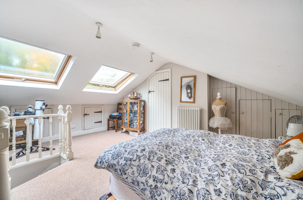 1375169-10-690c76...