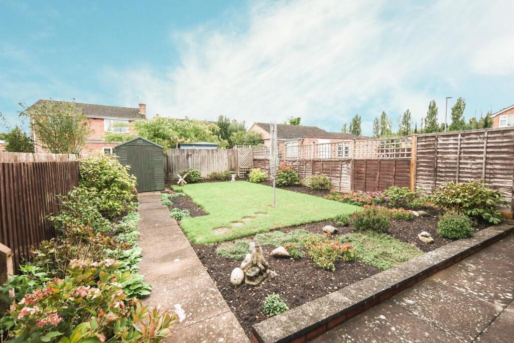 4 Brunel Close Cv31-17.jpg