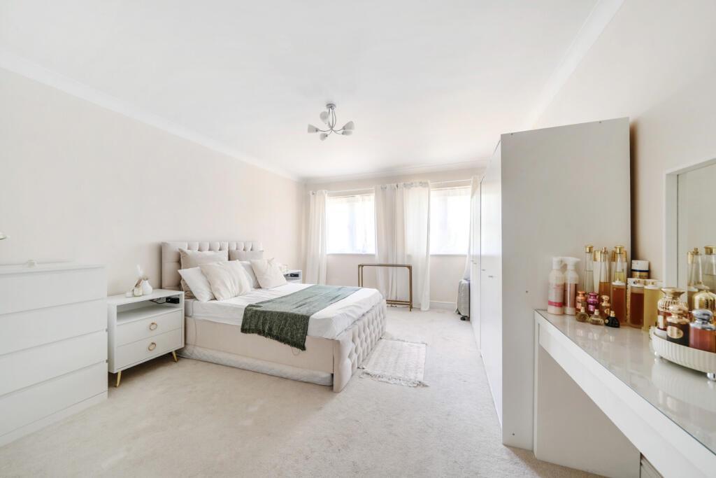 Davidson Frost-Wellings, DFW, Bartholomew Court, E