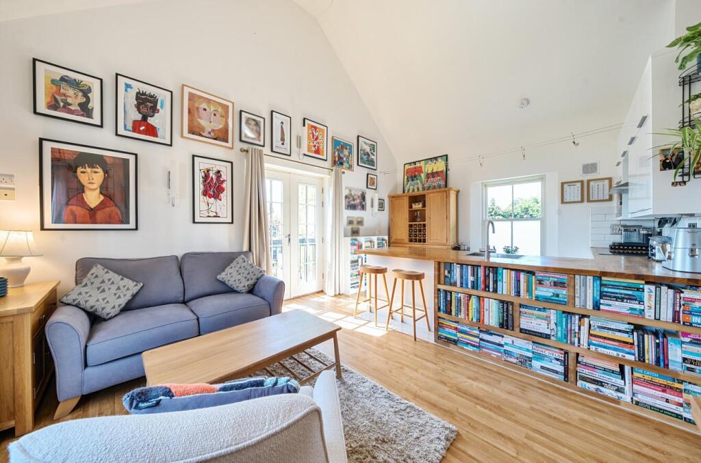 4 Wintour House, Guys Common (4).jpg